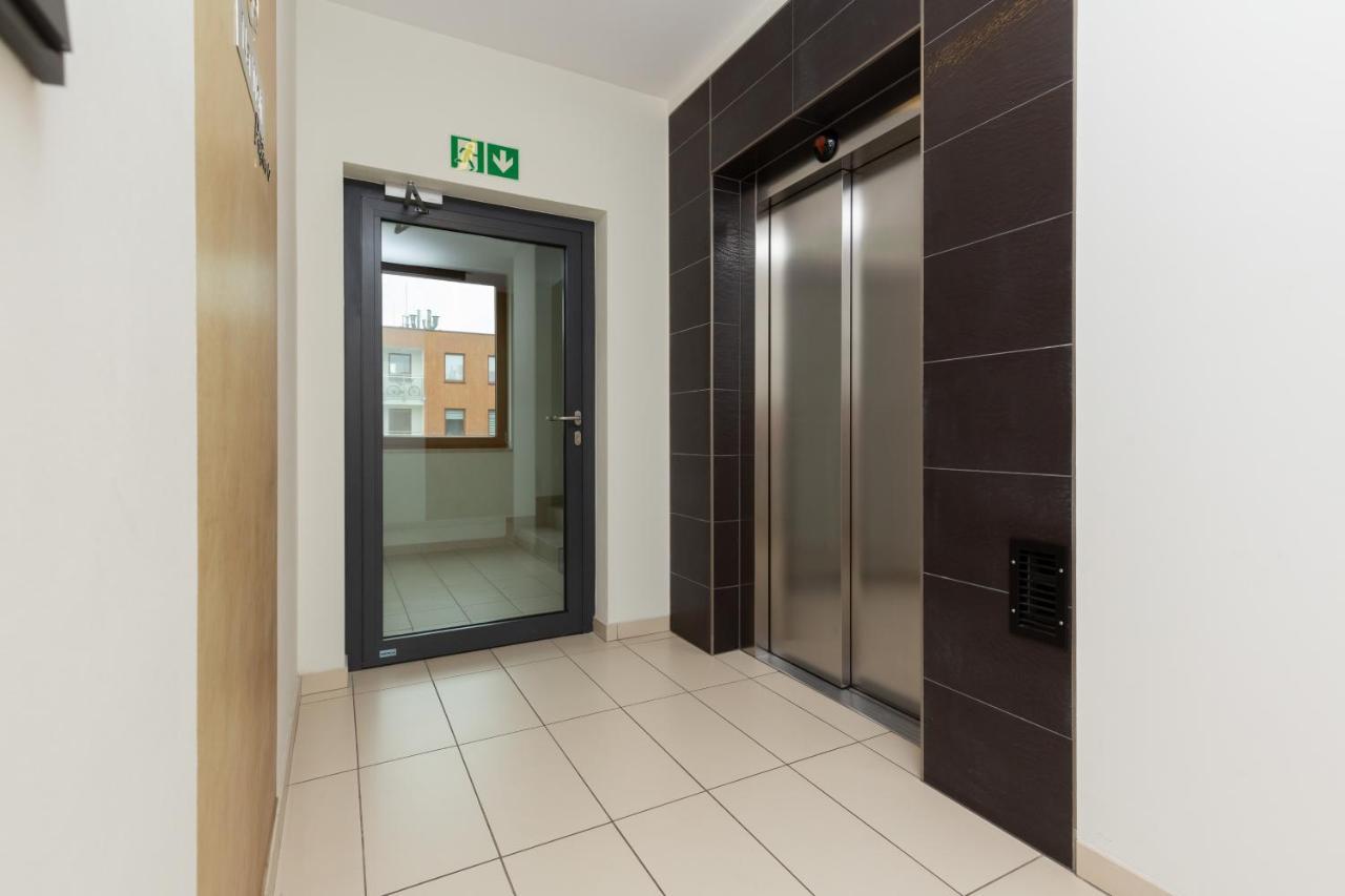 Apartament Na Woli Sowinskiego By Noclegi Renters Warszawa Eksteriør billede