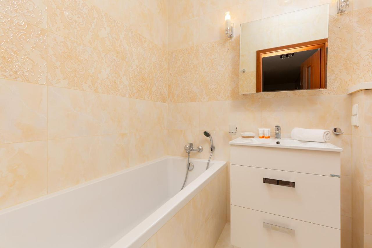 Apartament Na Woli Sowinskiego By Noclegi Renters Warszawa Eksteriør billede